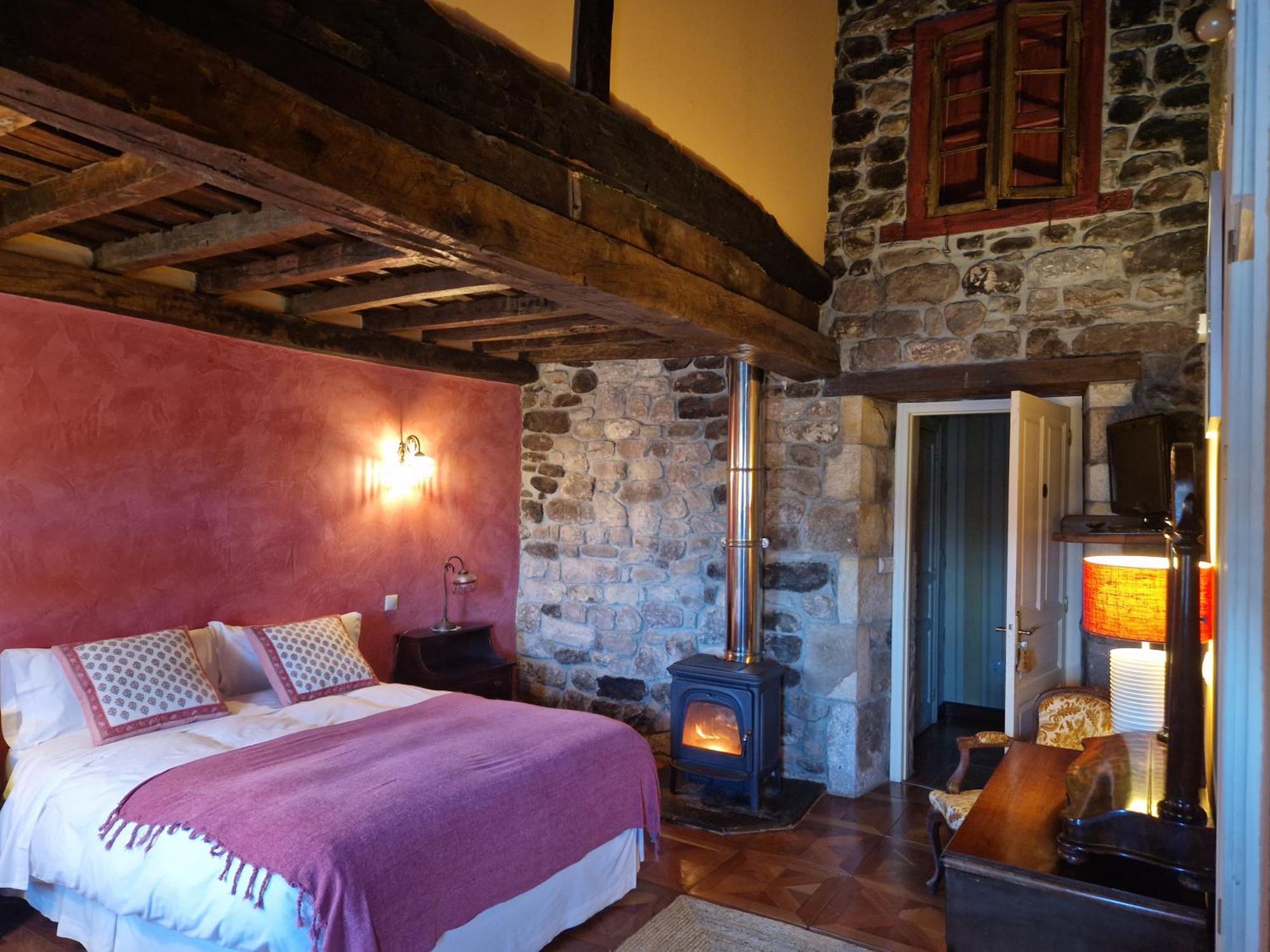 Hotel La Casona De Barrio, Alto Campoo Barrio  Exterior photo